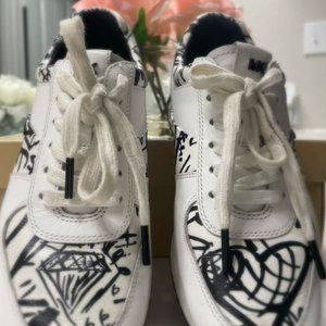 Authentic Michael Kors Sneakers Graffiti Size 7 Women's